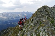 44 In cresta di vetta con vista sulla conca del Calvi
